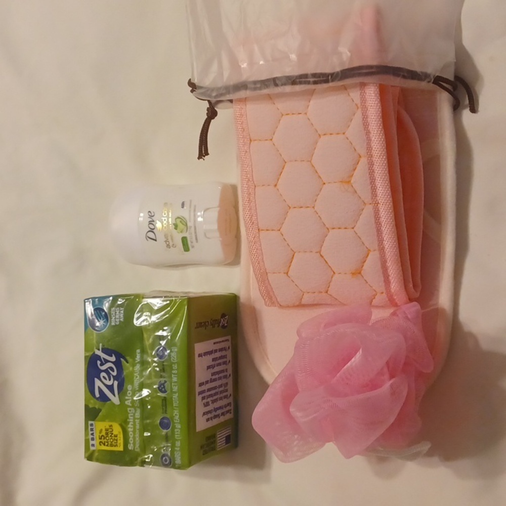 Nwt 5 pc bath set